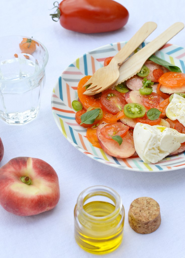 Salade pêche - tomate - burrata - Plus une miette dans l'assiette