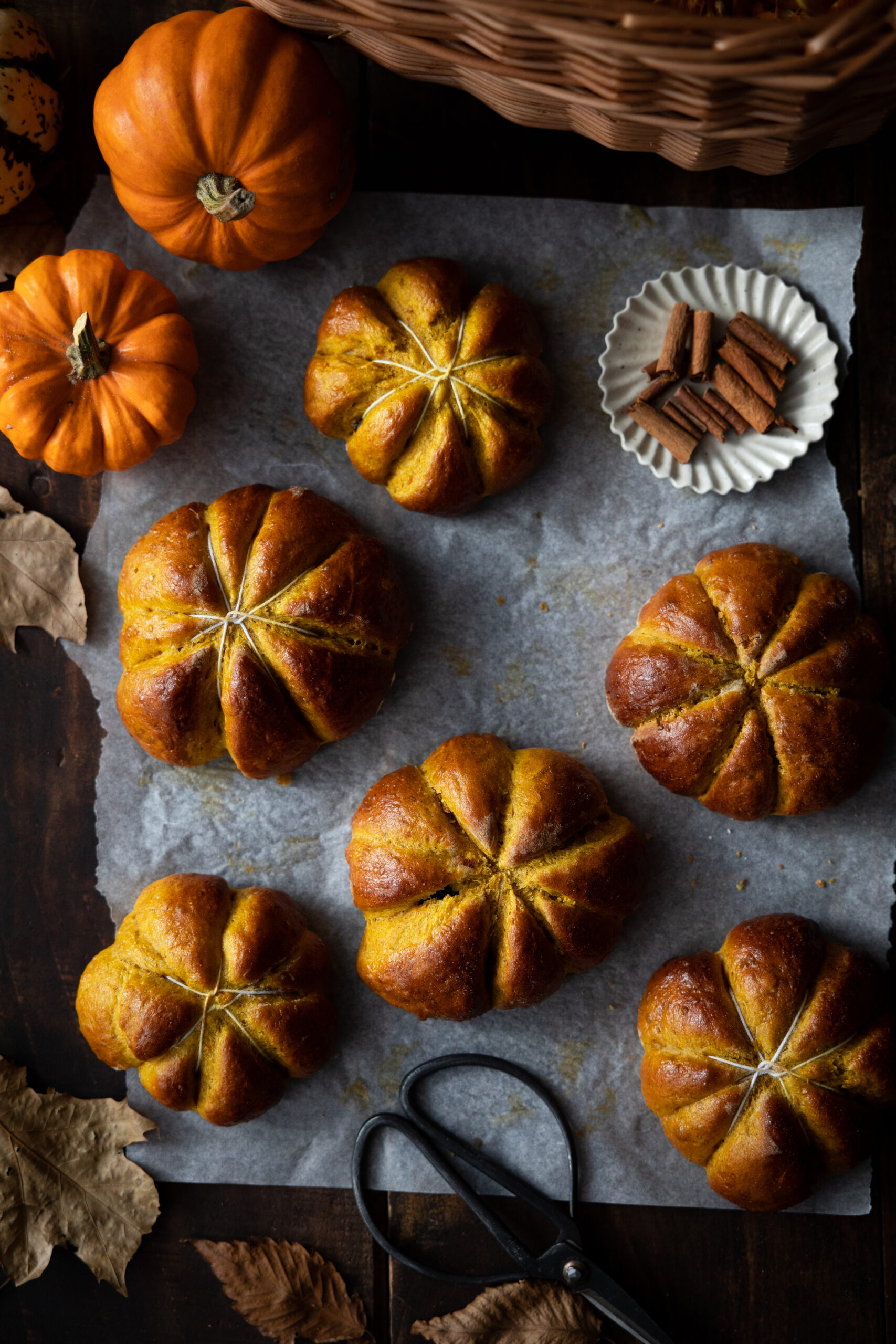 Brioches citrouille au chocolat by Plus une miette dans l'assiette
