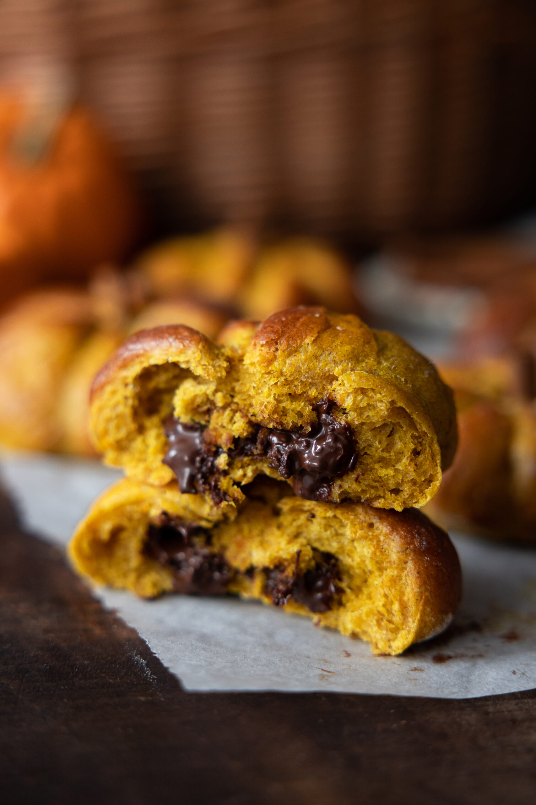 Brioches citrouille au chocolat par Plus une miette